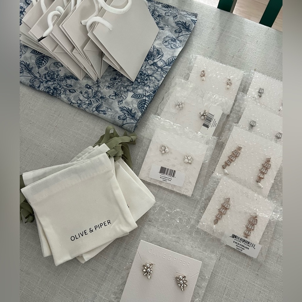 Bridesmaids! Bundle of 8 Olive & Piper earrings with gift bags & tissue paper